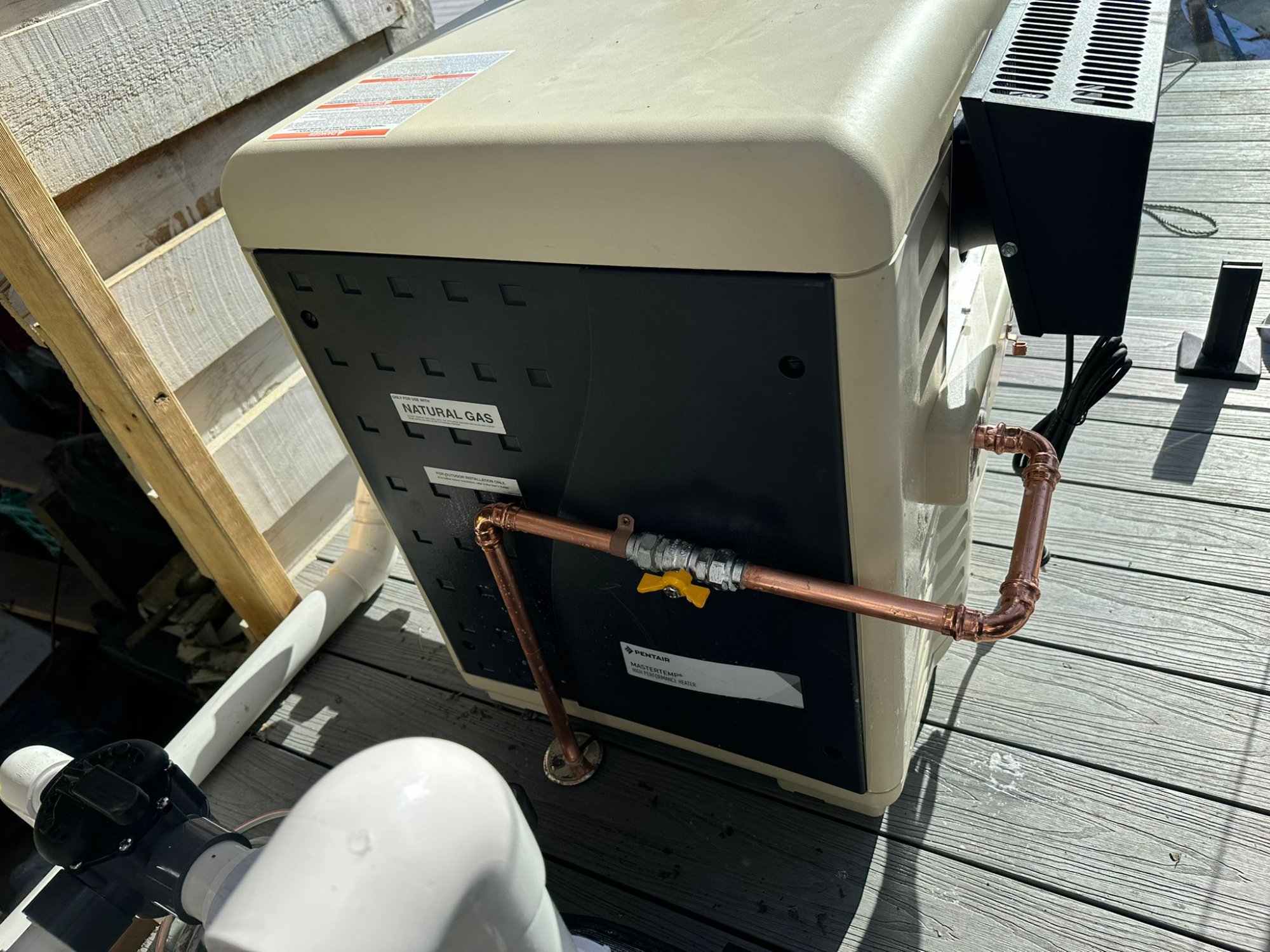 Pentair natural gas pool heater with copper pipe connections